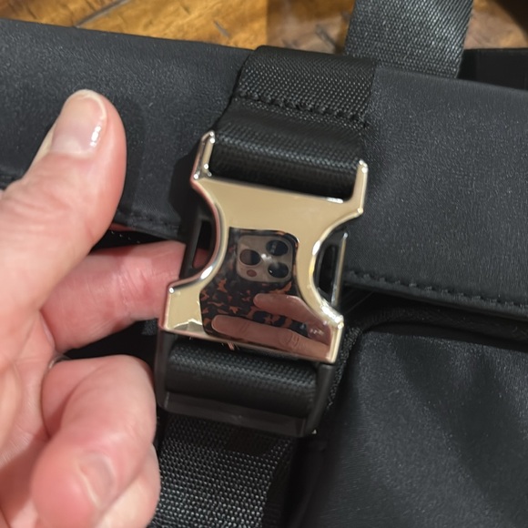 Lululemon crossbody bag. - Picture 3 of 4